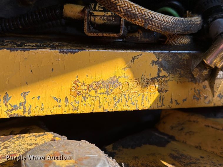 image for item EA0439 1992 Caterpillar CP563 single drum roller