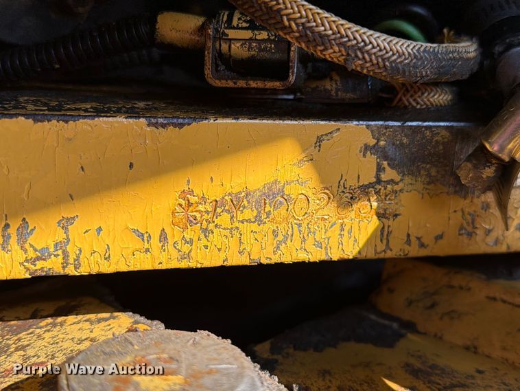 image for item EA0439 1992 Caterpillar CP563 single drum roller