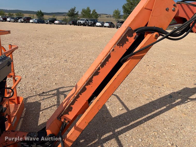 image for item EA0441 2008 JLG 660SJ boom lift
