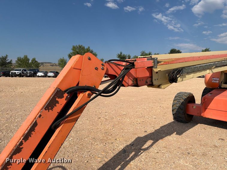 image for item EA0441 2008 JLG 660SJ boom lift