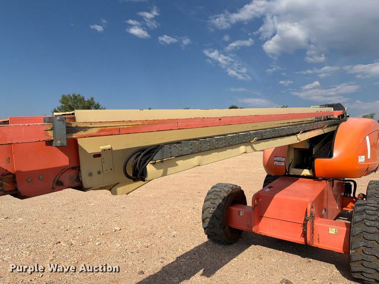 image for item EA0441 2008 JLG 660SJ boom lift