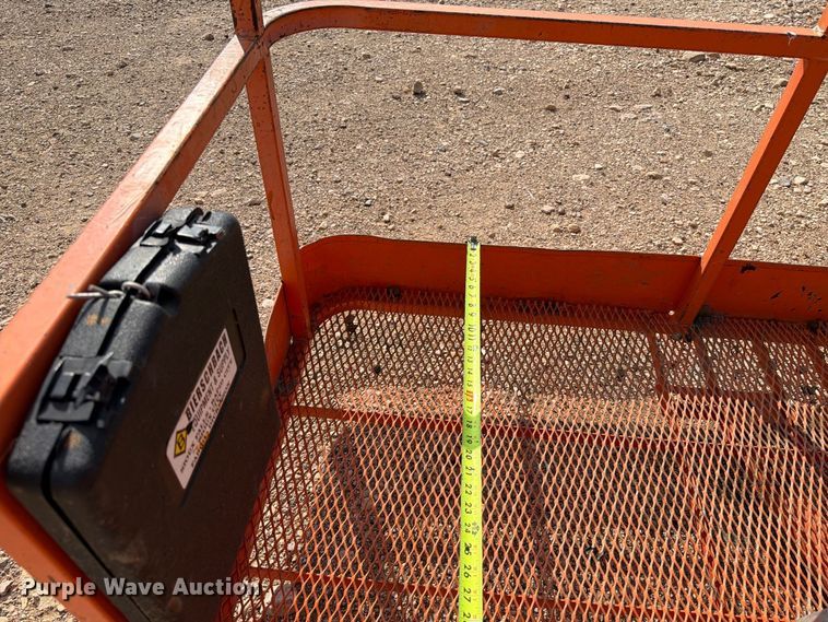 image for item EA0441 2008 JLG 660SJ boom lift