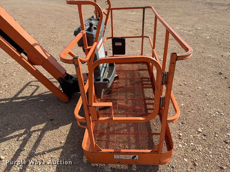 image for item EA0441 2008 JLG 660SJ boom lift