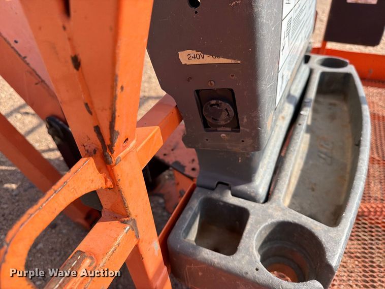 image for item EA0441 2008 JLG 660SJ boom lift