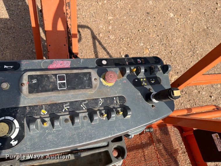 image for item EA0441 2008 JLG 660SJ boom lift