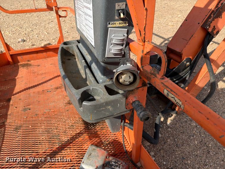 image for item EA0441 2008 JLG 660SJ boom lift
