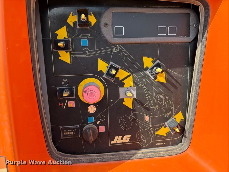 image for item EA0441 2008 JLG 660SJ boom lift