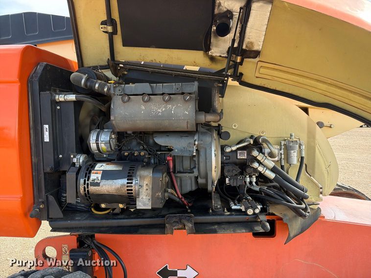 image for item EA0441 2008 JLG 660SJ boom lift