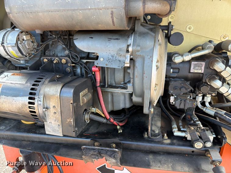 image for item EA0441 2008 JLG 660SJ boom lift