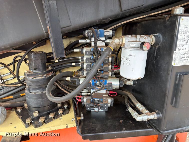 image for item EA0441 2008 JLG 660SJ boom lift