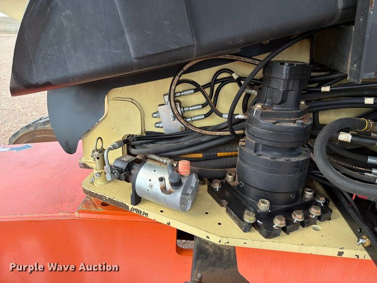 image for item EA0441 2008 JLG 660SJ boom lift