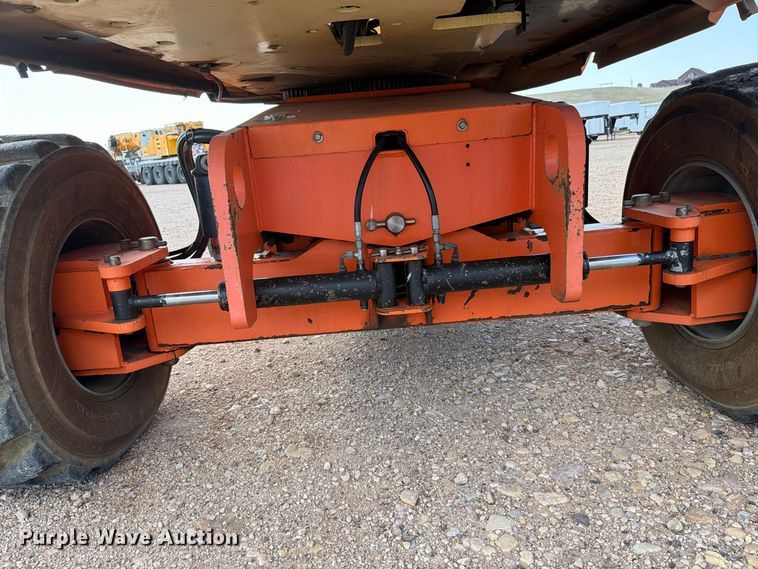 image for item EA0441 2008 JLG 660SJ boom lift