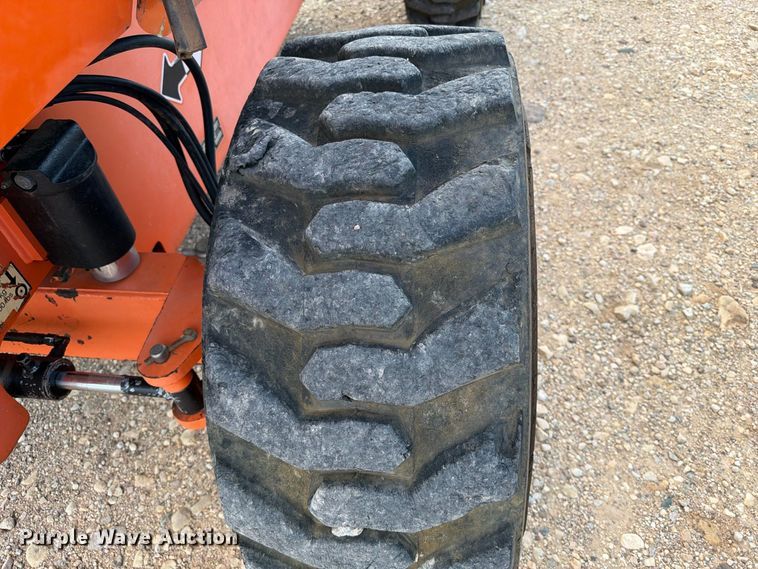 image for item EA0441 2008 JLG 660SJ boom lift