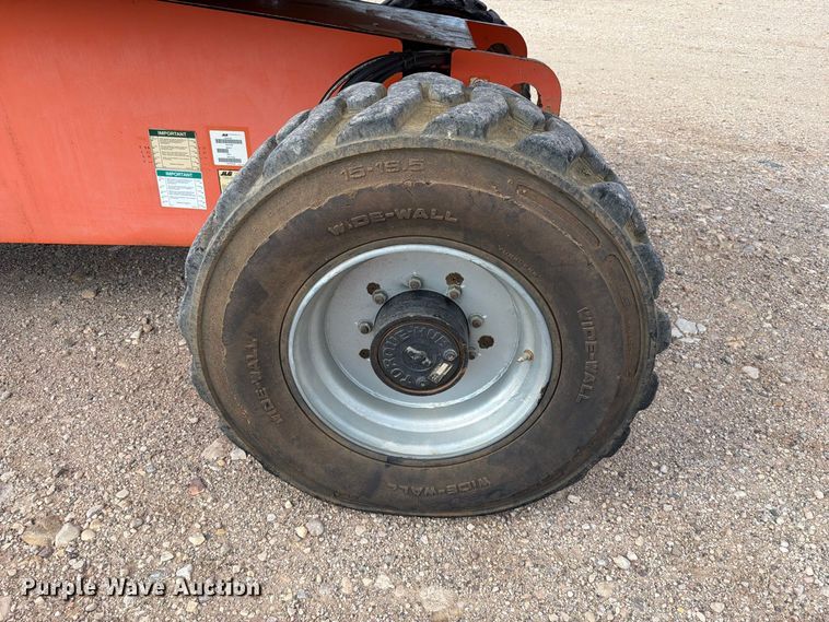 image for item EA0441 2008 JLG 660SJ boom lift