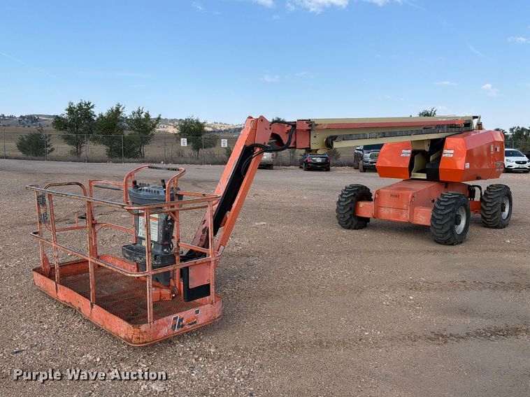 image for item EA0442 2006 JLG 660SJ boom lift