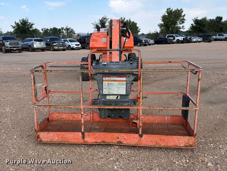 image for item EA0442 2006 JLG 660SJ boom lift