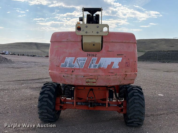 image for item EA0442 2006 JLG 660SJ boom lift