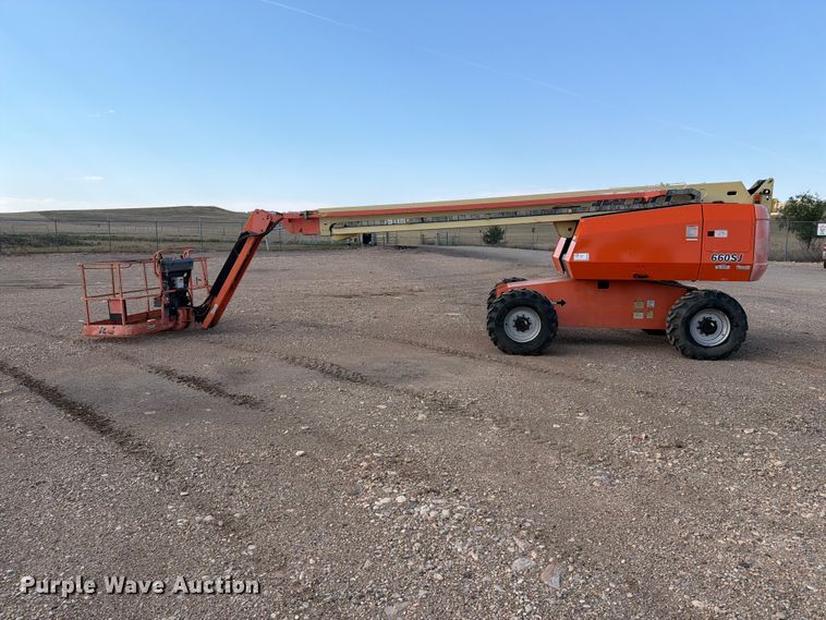image for item EA0442 2006 JLG 660SJ boom lift