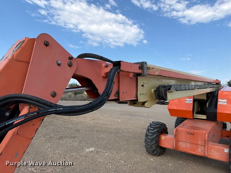image for item EA0442 2006 JLG 660SJ boom lift