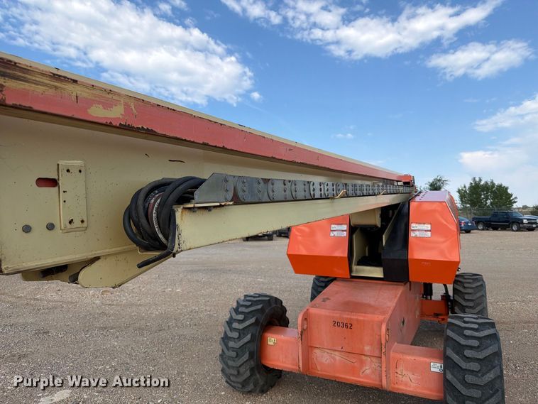 image for item EA0442 2006 JLG 660SJ boom lift