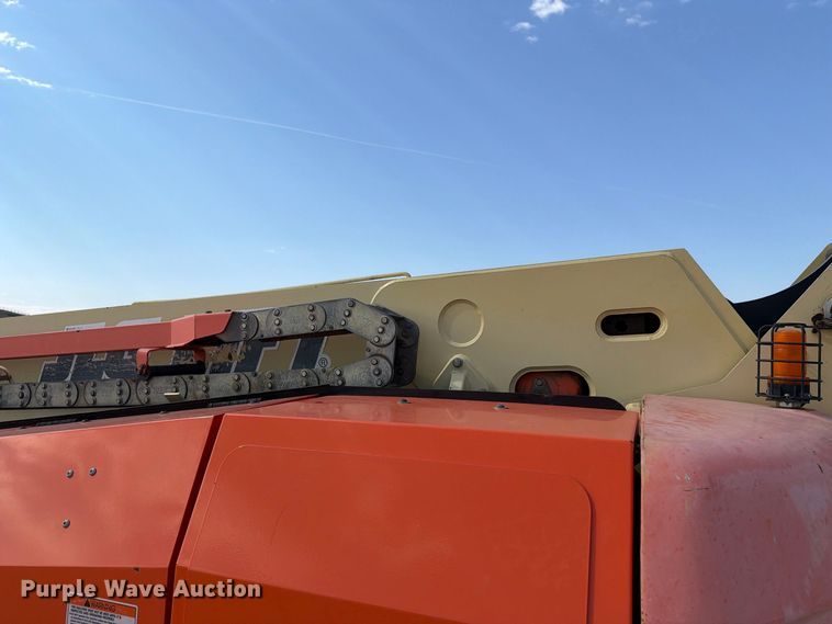 image for item EA0442 2006 JLG 660SJ boom lift