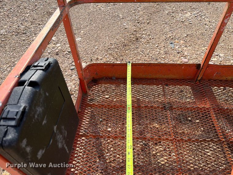 image for item EA0442 2006 JLG 660SJ boom lift