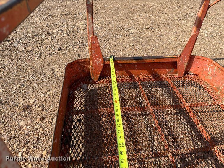 image for item EA0442 2006 JLG 660SJ boom lift
