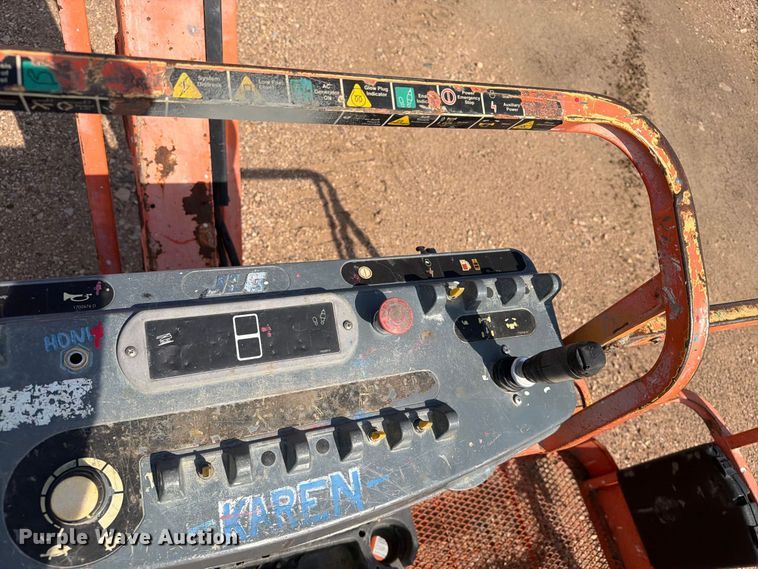 image for item EA0442 2006 JLG 660SJ boom lift