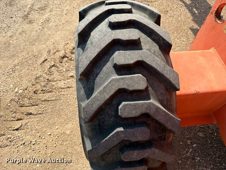 image for item EA0442 2006 JLG 660SJ boom lift