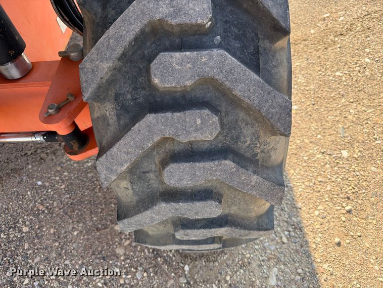 image for item EA0442 2006 JLG 660SJ boom lift
