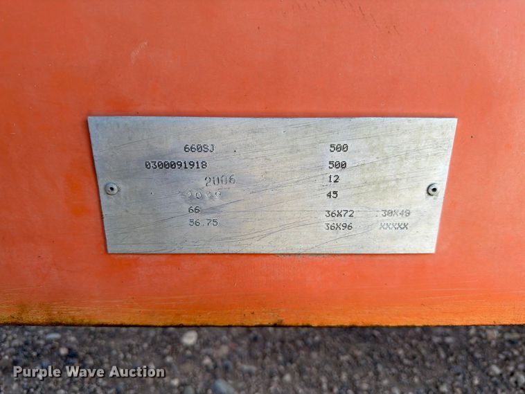 image for item EA0442 2006 JLG 660SJ boom lift