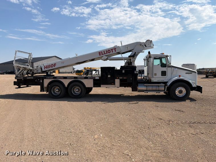 image for item EA0443 1997 Kenworth T800 bucket truck