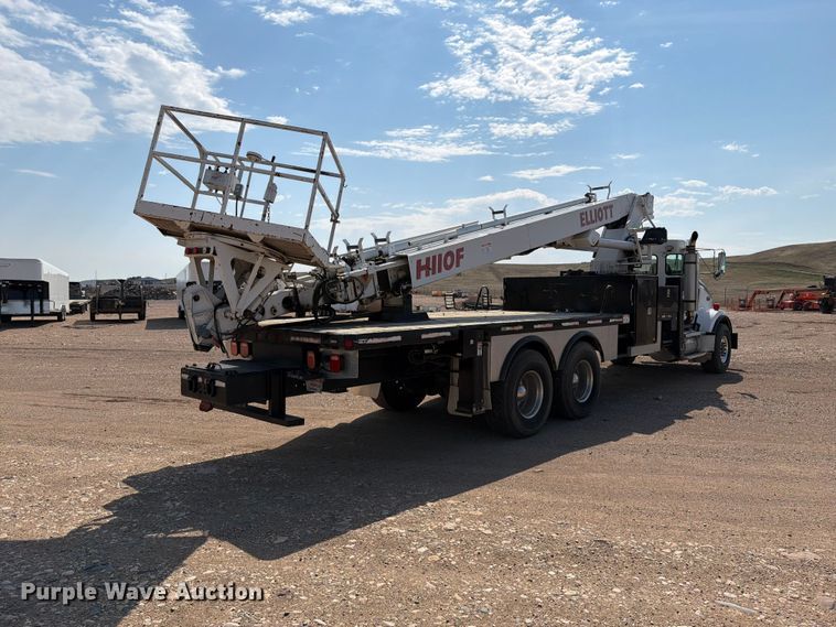 image for item EA0443 1997 Kenworth T800 bucket truck