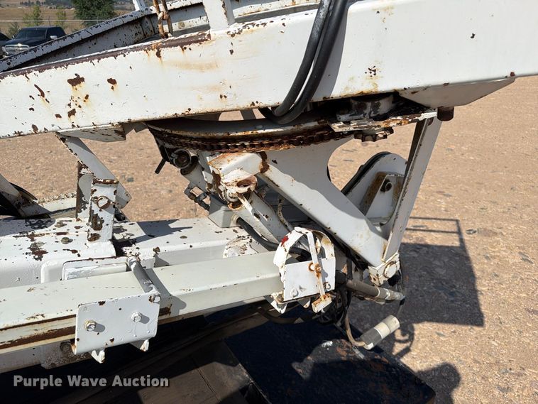 image for item EA0443 1997 Kenworth T800 bucket truck