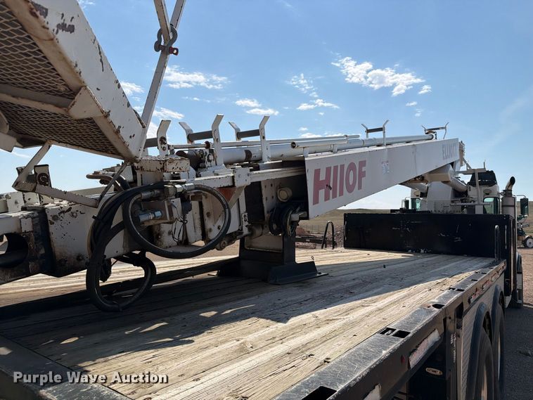 image for item EA0443 1997 Kenworth T800 bucket truck
