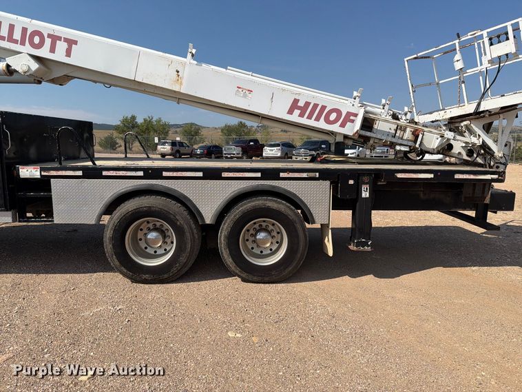 image for item EA0443 1997 Kenworth T800 bucket truck
