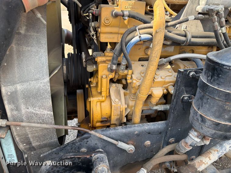 image for item EA0443 1997 Kenworth T800 bucket truck