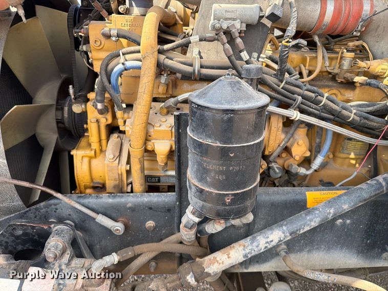 image for item EA0443 1997 Kenworth T800 bucket truck