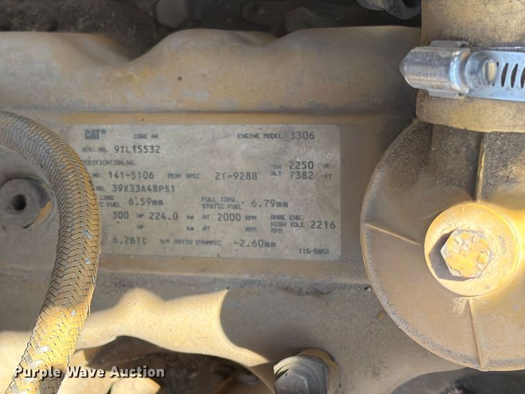 image for item EA0443 1997 Kenworth T800 bucket truck