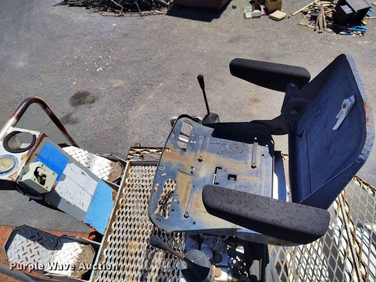 image for item ED0166 2000 Sterling L9500 crane truck