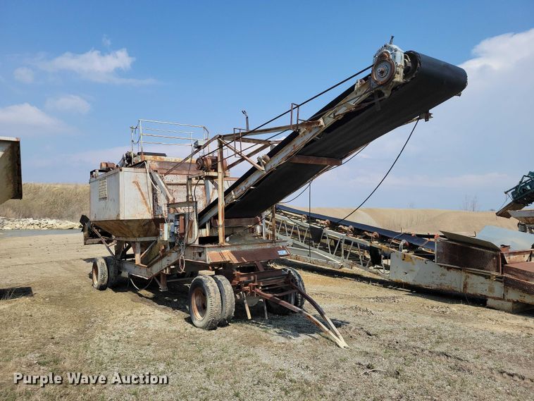 image for item EE0957 Universal Cedar Rapids conveyor
