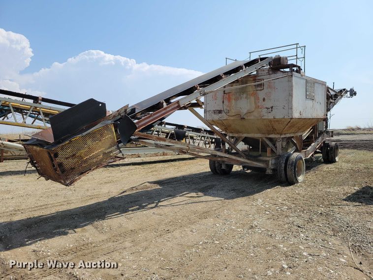 image for item EE0957 Universal Cedar Rapids conveyor