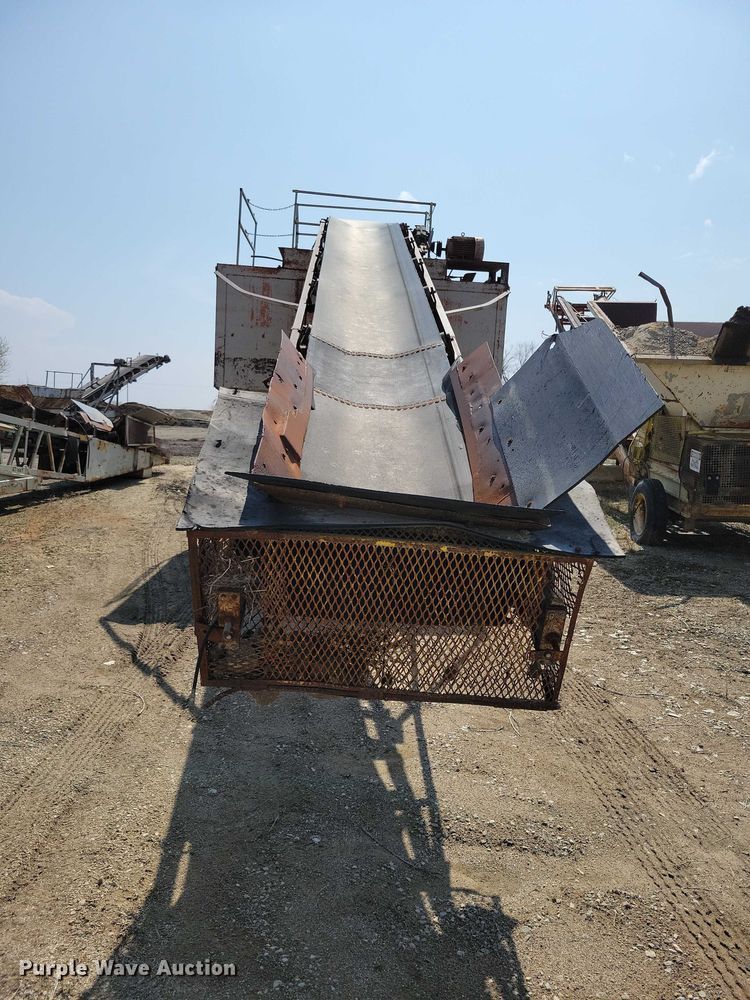 image for item EE0957 Universal Cedar Rapids conveyor