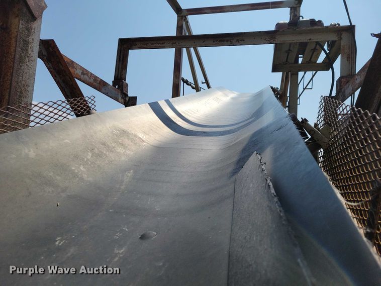 image for item EE0957 Universal Cedar Rapids conveyor