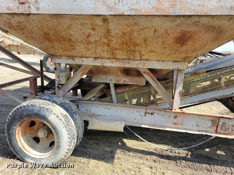 image for item EE0957 Universal Cedar Rapids conveyor