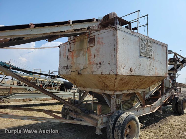 image for item EE0957 Universal Cedar Rapids conveyor