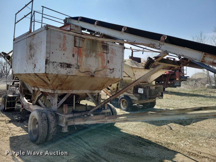 image for item EE0957 Universal Cedar Rapids conveyor
