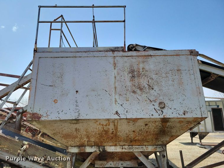 image for item EE0957 Universal Cedar Rapids conveyor