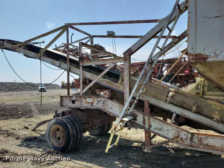 image for item EE0957 Universal Cedar Rapids conveyor