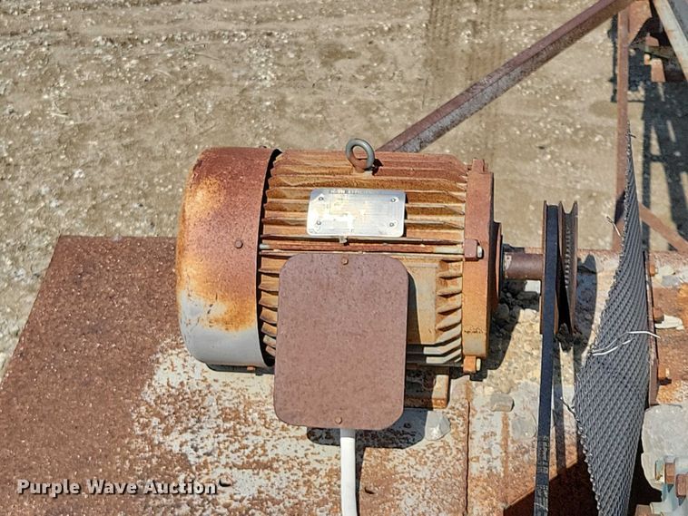 image for item EE0957 Universal Cedar Rapids conveyor